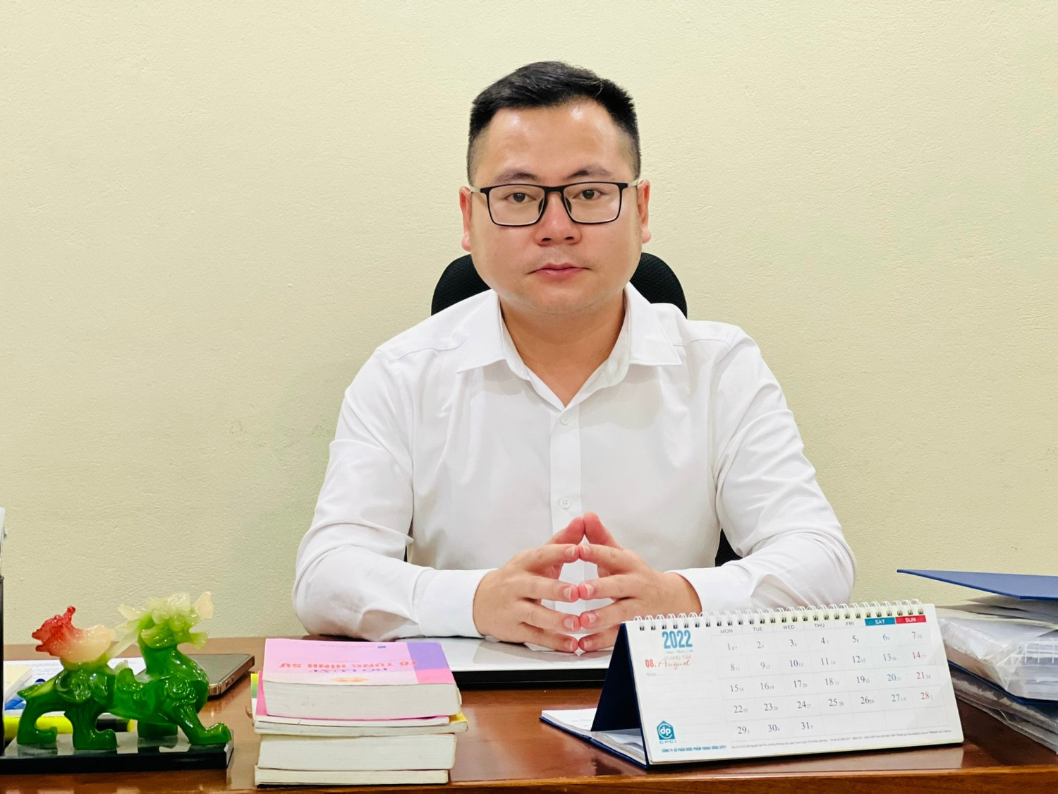 Thời gian tạm đình chỉ công việc để chờ xử lý kỷ luật có được cộng vào thời gian làm việc để tính ngày nghỉ phép năm của người lao động không?
