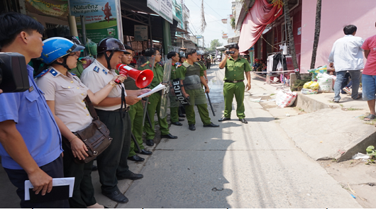 Việc nhiều, biên chế giảm -0