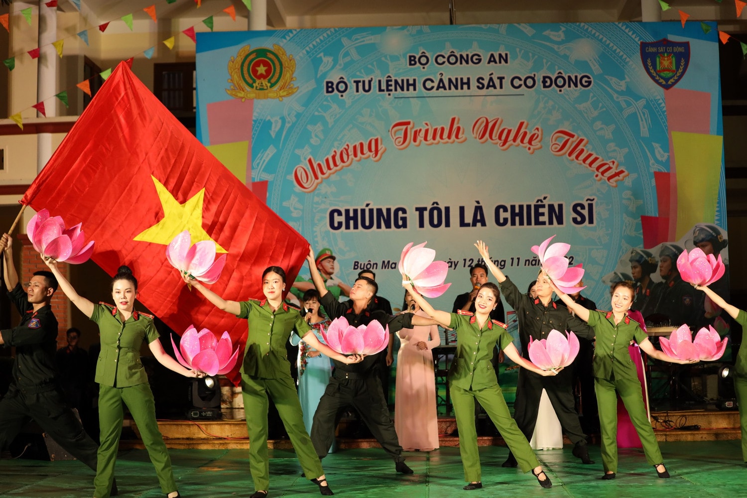 Chương trình nghệ thuật “Chúng tôi là chiến sĩ” -1