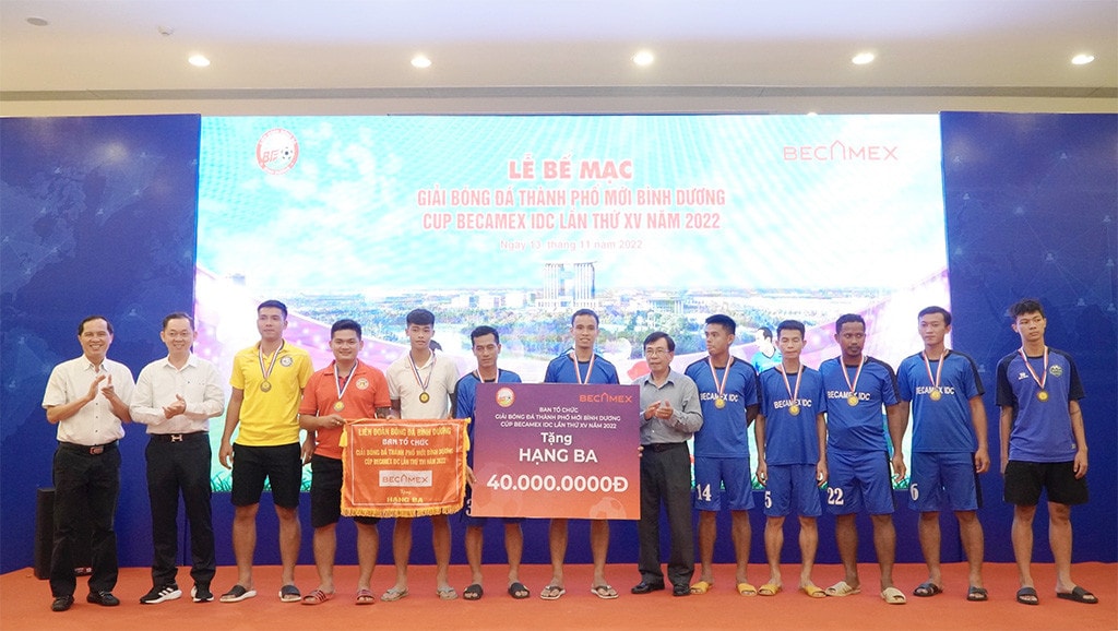 Bế mạc Giải bóng đá thành phố mới Bình Dương – Cúp Becamex IDC lần thứ 15 -0