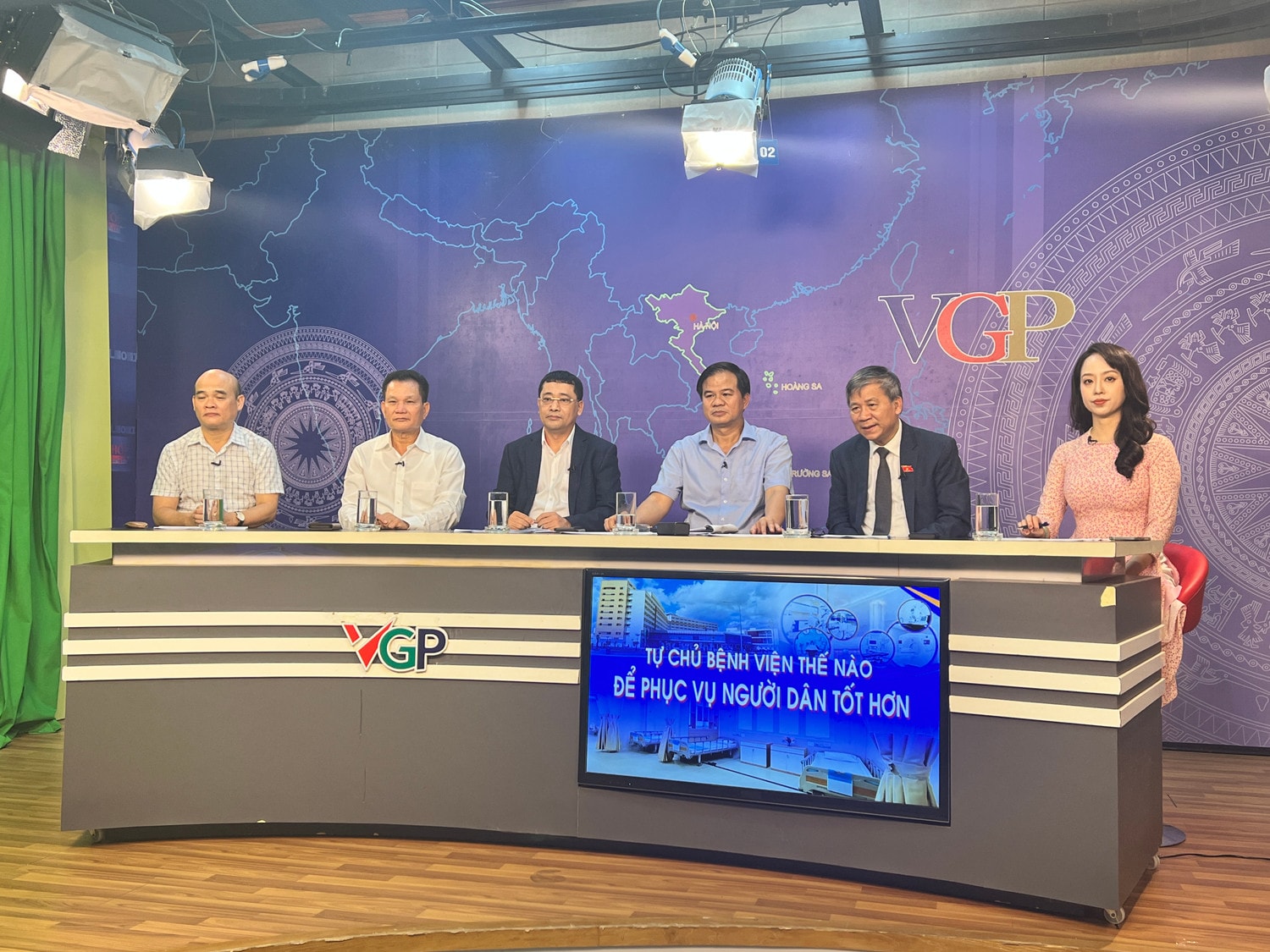Các dại biểu tại tọa đàm; Ảnh Vũ quang