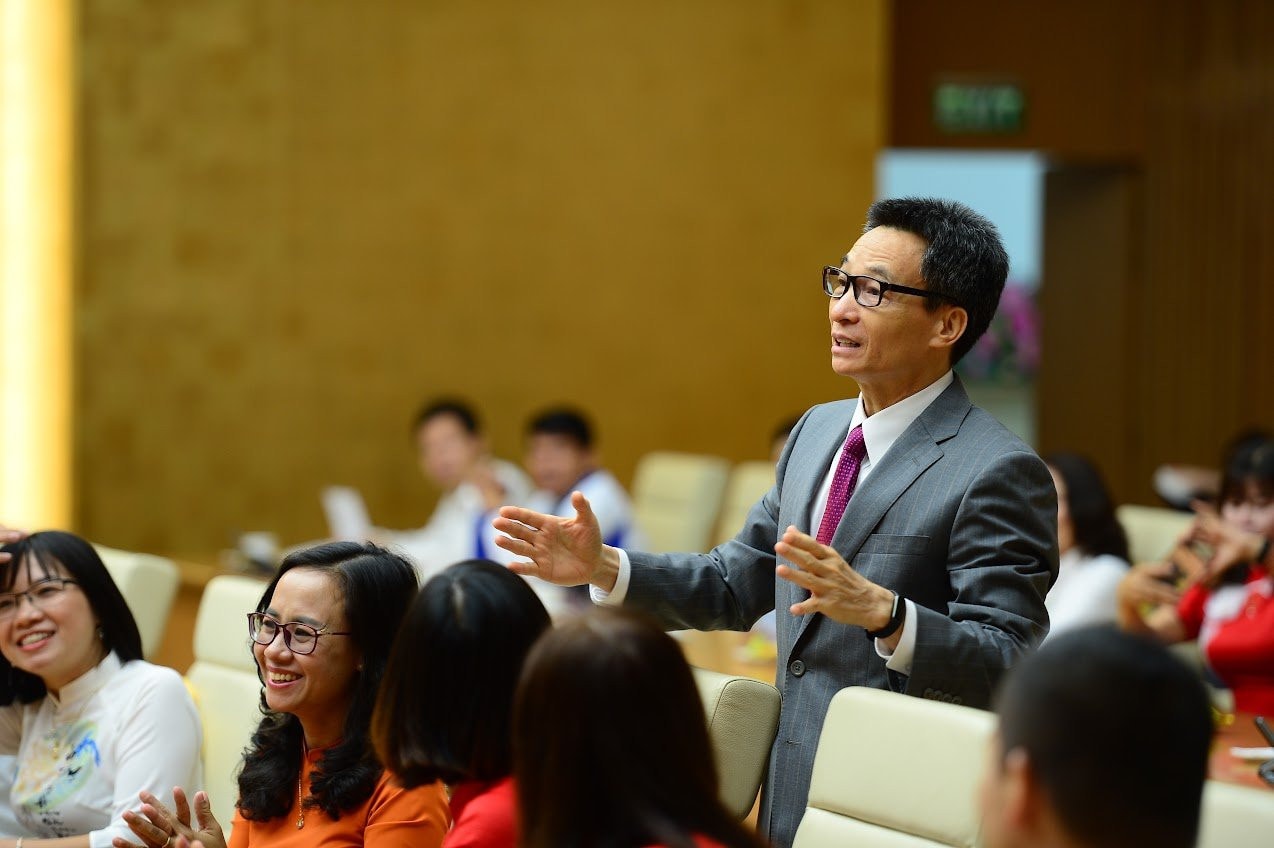 Phó Thủ tướng Vũ Đức Đam gặp mặt Đoàn đại biểu “Chia sẻ cùng thầy cô