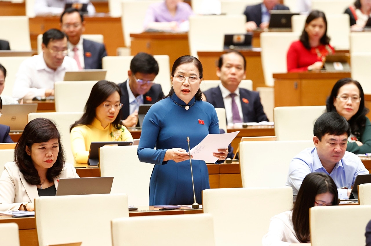 ĐBQH tỉnh Quảng Ninh Đỗ Thị Lan phát biểu thảo luận tại Hội trường Đoàn ĐBQH tỉnh Quảng Ninh: Chuyển tải đầy đủ tâm tư, nguyện vọng của cử tri tới diễn đàn Quốc hội -0