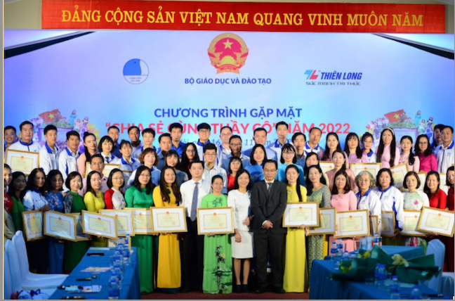 Mỗi thầy cô là tấm gương sáng về học tập, rèn luyện -0