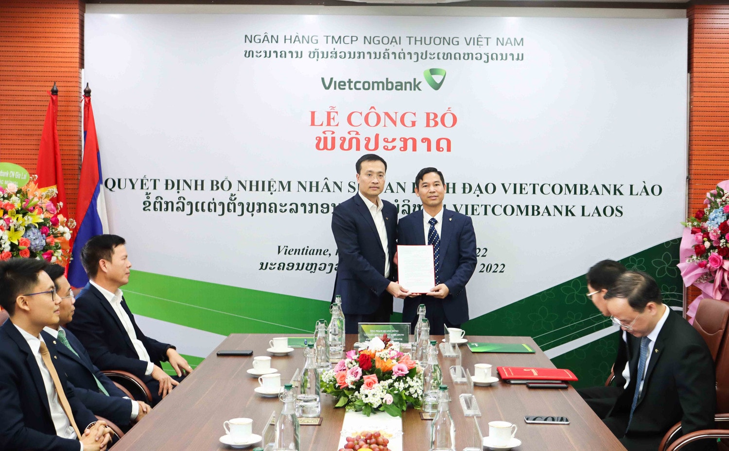 Lễ công bố quyết định về nhân sự Ban lãnh đạo Vietcombank Lào -0