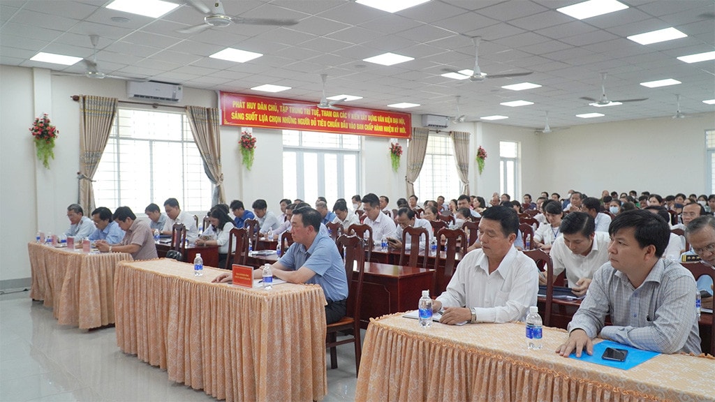 Chủ nhiệm Ủy ban Quốc phòng và An ninh Lê Tấn Tới tiếp xúc cử tri tại Long An -0