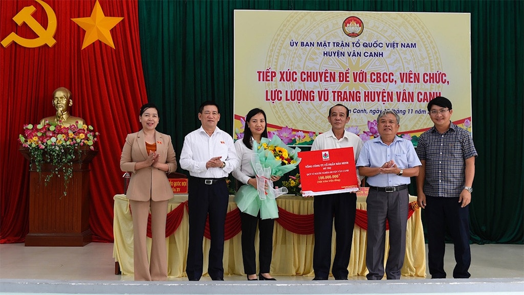 Giải đáp cặn kẽ, thấu đáo nhiều kiến nghị của cử tri -1