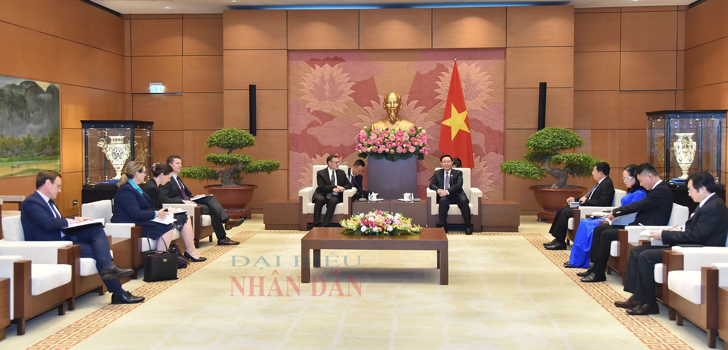 Chủ tịch Quốc hội Vương Đình Huệ tiếp Đại sứ Australia tại Việt Nam -0