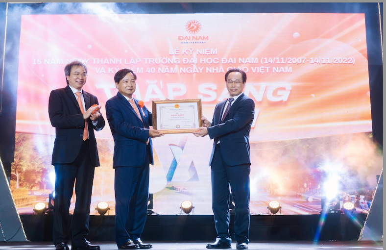 Trường ĐH Đại Nam kỷ niệm 15 năm thành lập và tri ân tới các Nhà giáo -0