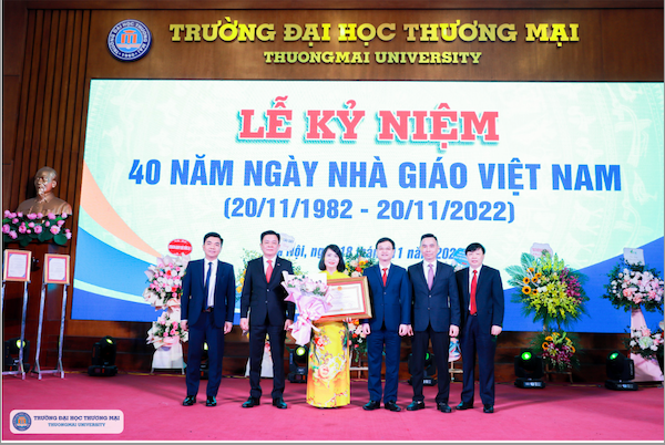 Trường ĐH Thương Mại nhận chứng nhận kiểm định chất lượng 6 chương trình đào tạo trong Lễ kỷ niệm ngày Nhà giáo Việt Nam -0