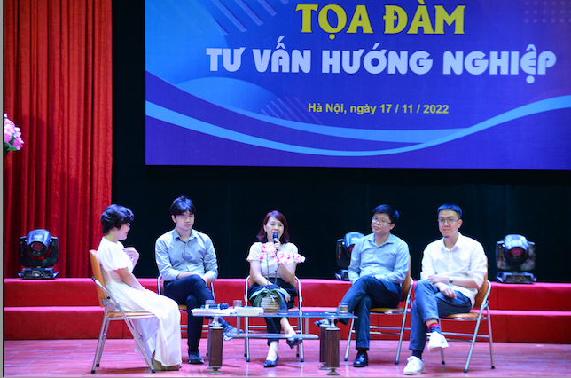 Ngày hội sách và Tọa đàm Tư vấn hướng nghiệp tại Trường Đại học Văn hóa Hà Nội -1