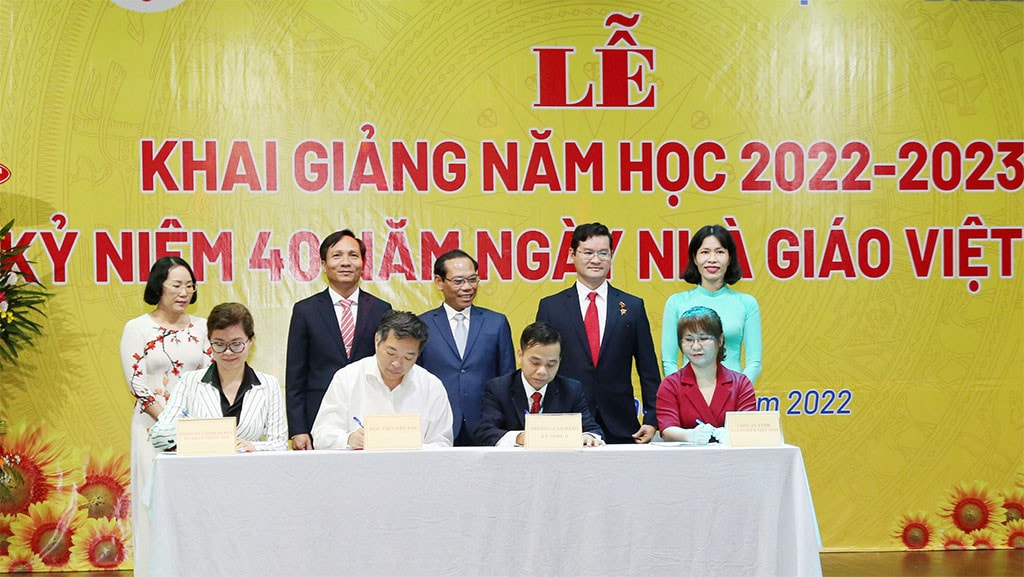 Trường Cao đẳng Kỹ nghệ II khai giảng năm học 2022-2023 và kỷ niệm ngày nhà giáo Việt Nam -3
