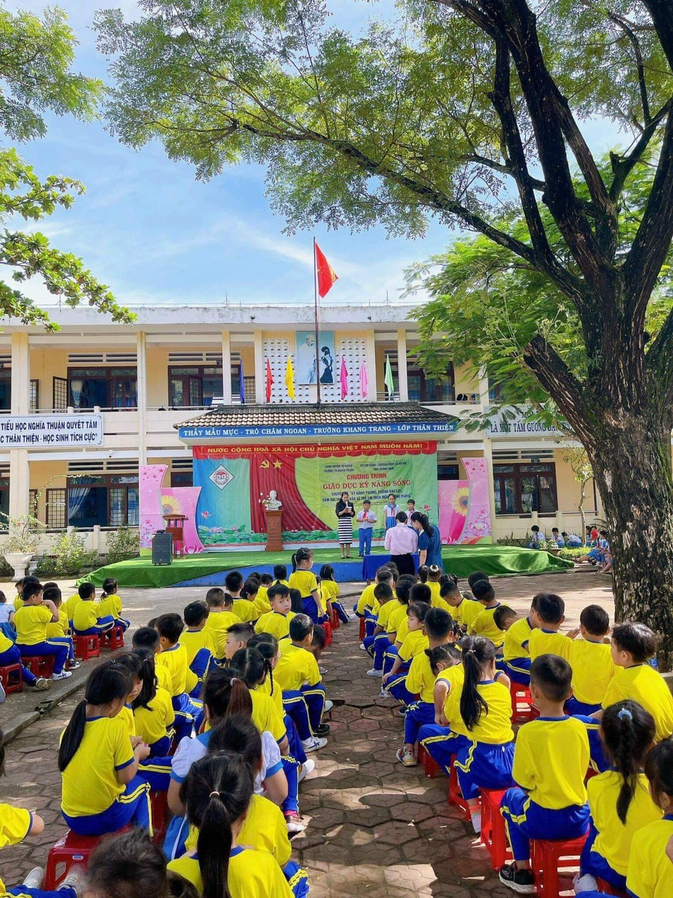 Xâm hại tình dục trẻ em trên không gian mạng: Phòng ngừa - chìa khoá sử dụng mạng an toàn -0