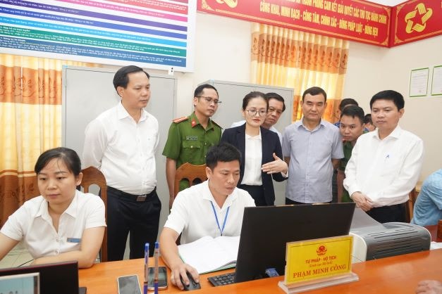 Quyết tâm, nỗ lực để phục vụ nhân dân -0