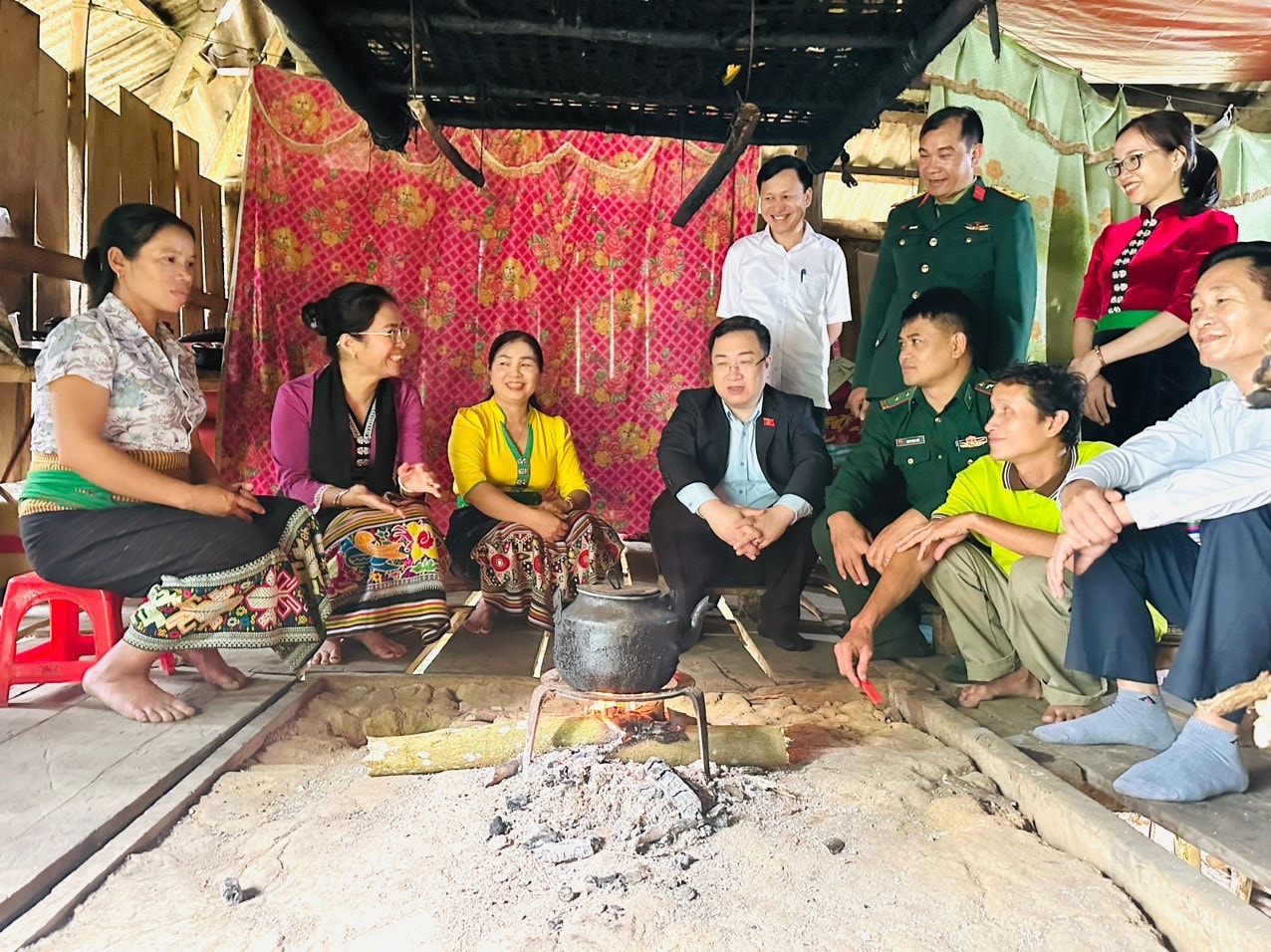 ĐBQH Võ Thị Minh Sinh và ĐBQH Đặng Xuân Phương TXCT tại các địa phương miền Tây của tỉnh Nghệ An Bài cuối: Mang tiếng nói của cử tri đến nghị trường -0