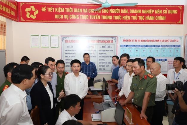 Quyết tâm, nỗ lực để phục vụ nhân dân -0