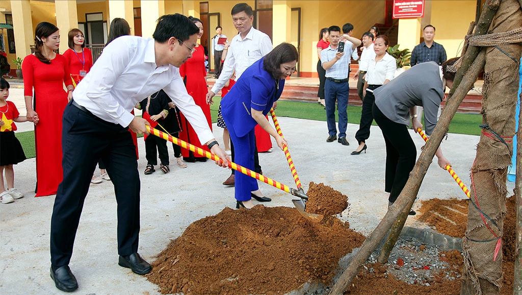 Bộ trưởng Bộ Nội vụ Phạm Thị Thanh Trà tiếp xúc cử tri huyện Yên Bình, Yên Bái