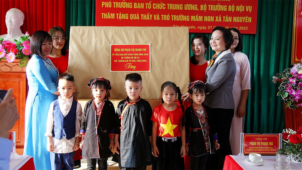 Bộ trưởng Bộ Nội vụ Phạm Thị Thanh Trà tiếp xúc cử tri huyện Yên Bình, Yên Bái