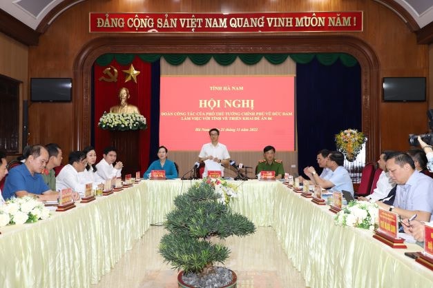 Quyết tâm, nỗ lực để phục vụ nhân dân -0
