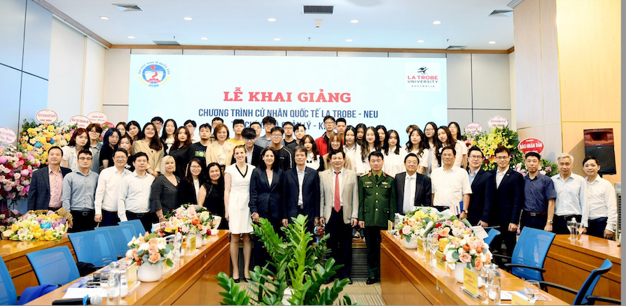 Năm đầu tiên ĐH Kinh tế Quốc dân và ĐH La Trobe, Úc triển khai chương trình đào tạo liên kết quốc tế -0