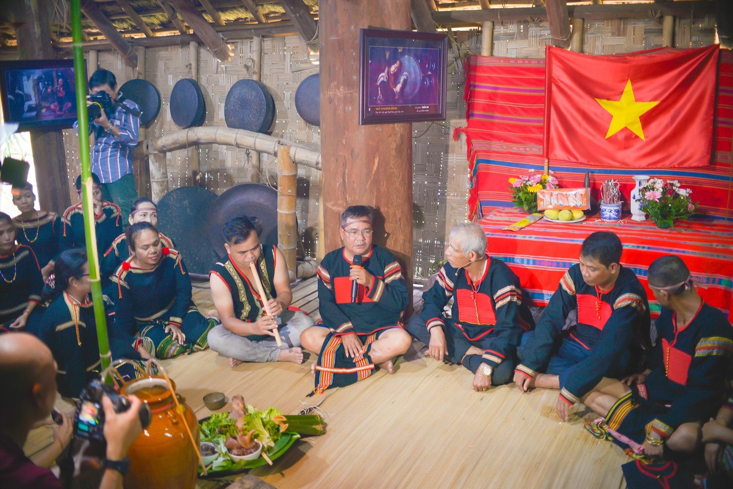Thấm đượm triết lý nhân sinh -0