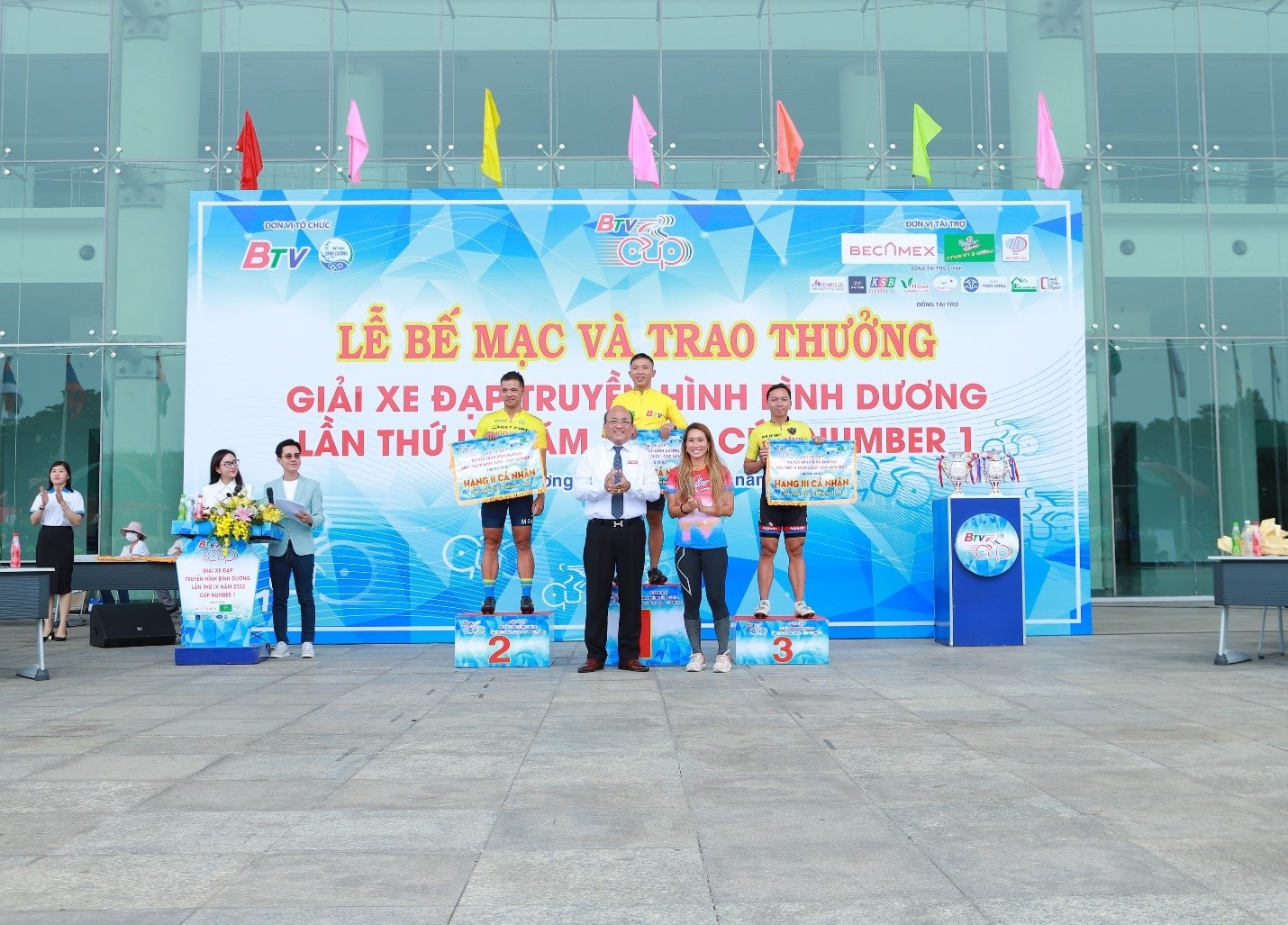 Chặng cuối giải xe đạp Truyền hình Bình Dương Cúp Number 1 quy tụ hàng trăm tay đua xuất sắc -0