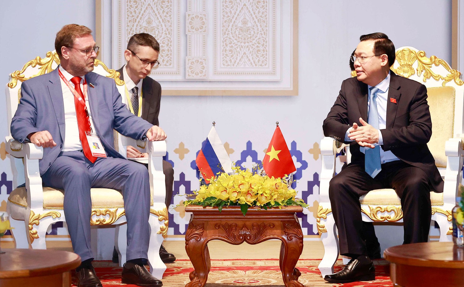 Chủ tịch Quốc hội Vương Đình Huệ thăm chính thức Vương quốc Campuchia và tham dự AIPA-43 -0