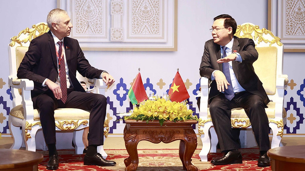 Chủ tịch Quốc hội Vương Đình Huệ thăm chính thức Vương quốc Campuchia và tham dự AIPA-43 -0