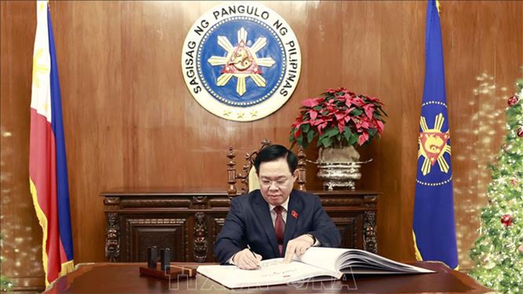 Chủ tịch Quốc hội Vương Đình Huệ hội kiến với Tổng thống Philippines Ferdinand Romualdez Marcos -0