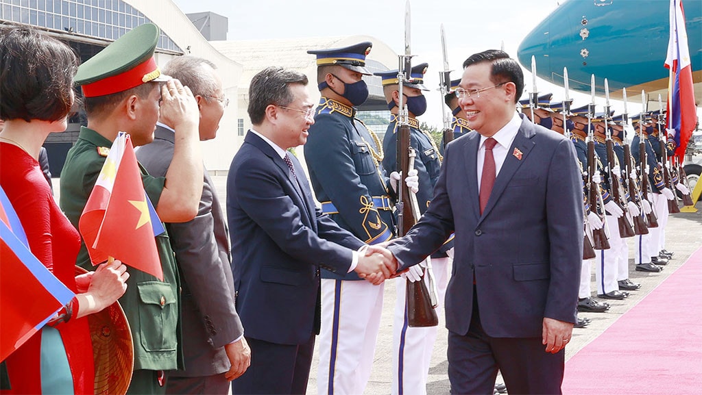 Một số hình ảnh Lễ đón Chủ tịch Quốc hội Vương Đình Huệ thăm chính thức Cộng hòa Philippines -6