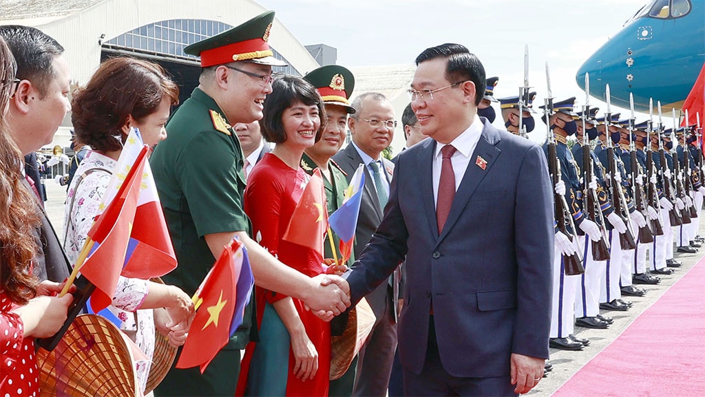 Một số hình ảnh Lễ đón Chủ tịch Quốc hội Vương Đình Huệ thăm chính thức Cộng hòa Philippines -8