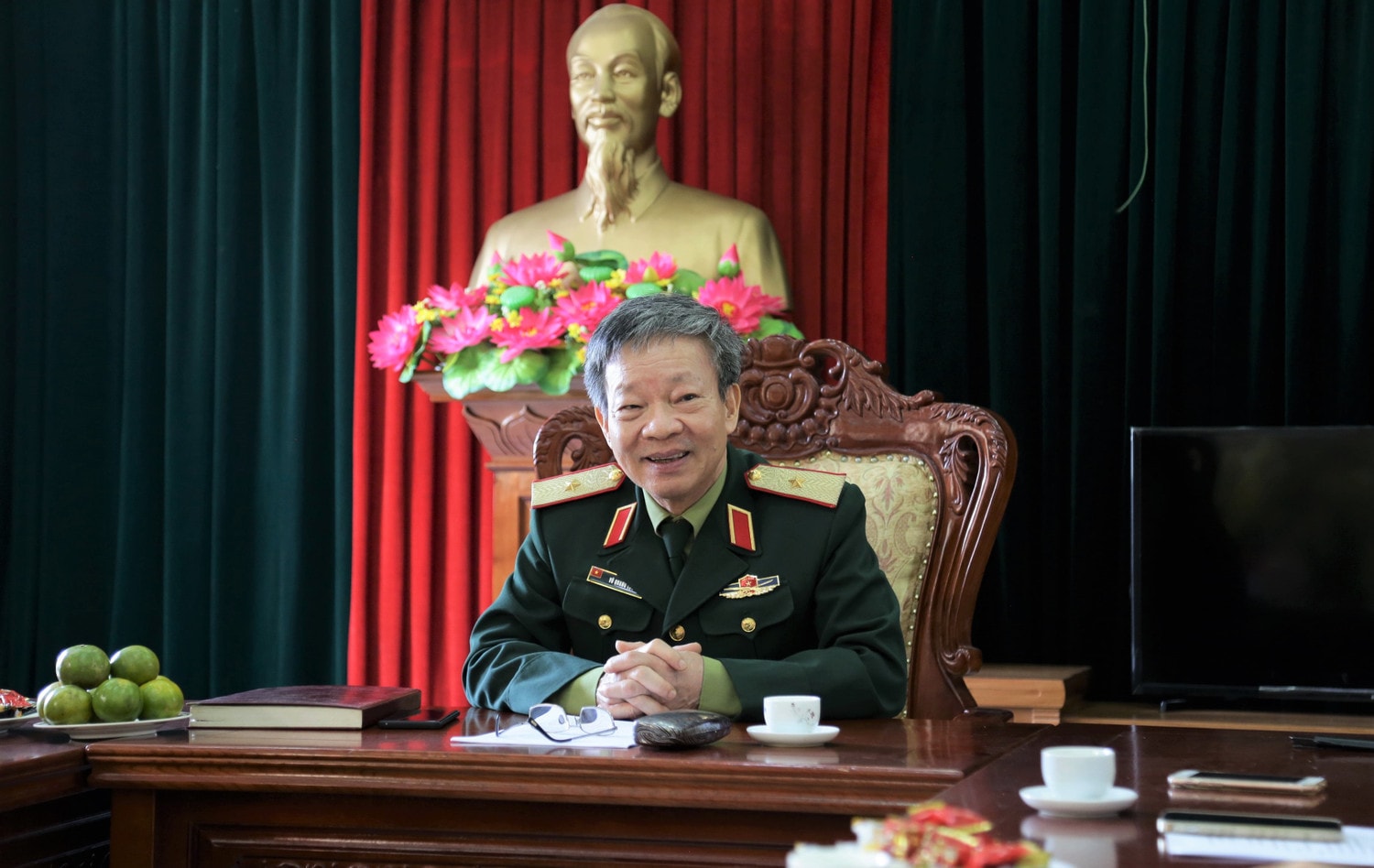 Nguyên Phó Giám đốc Học viện Chính trị, Bộ Quốc phòng, Thiếu tướng, PGS. TS Vũ Quang Lộc chia sẻ về cụm công trình của cố GS. Trần Xuân Trường và các tác giả. Ảnh: Xuân Tùng Nền tảng lý luận quan trọng trong công cuộc xây dựng, bảo vệ Tổ quốc -0