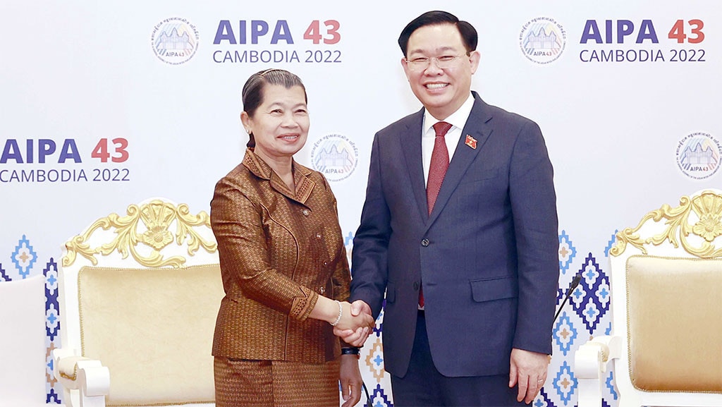 Chủ tịch Quốc hội Vương Đình Huệ thăm chính thức Vương quốc Campuchia và tham dự AIPA-43 -0