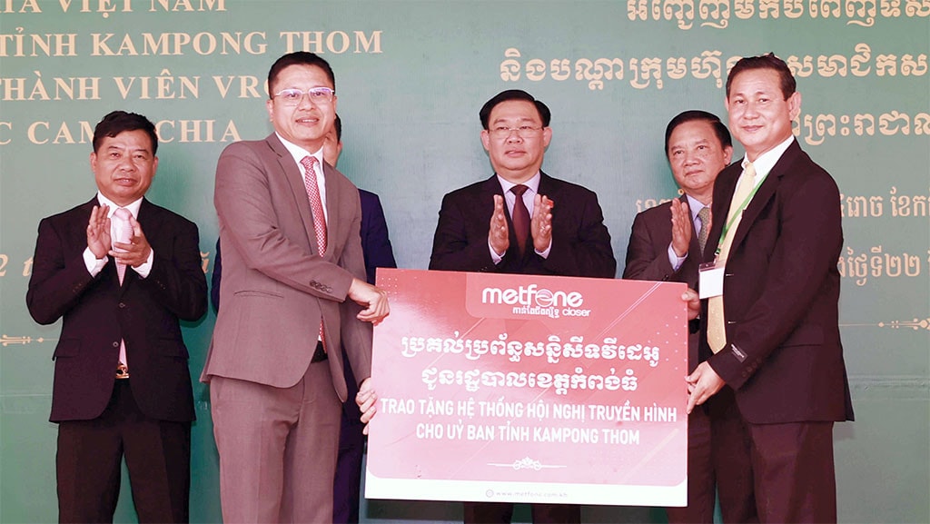 Chủ tịch Quốc hội Vương Đình Huệ thăm chính thức Vương quốc Campuchia và tham dự AIPA-43 -0