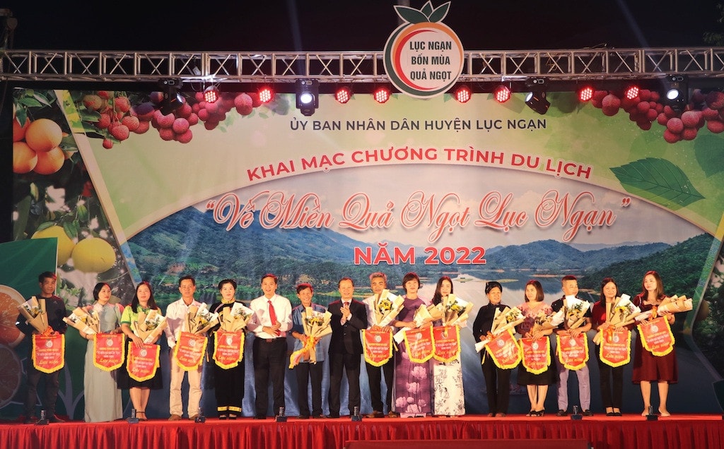 Chính thức bắt đầu tuần lễ du lịch “Về miền quả ngọt Lục Ngạn”