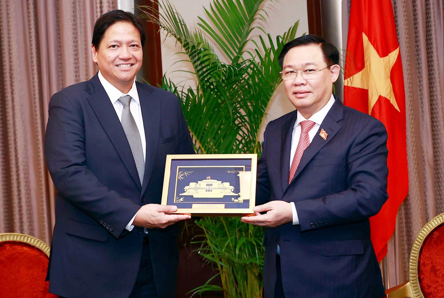 Chủ tịch Quốc hội Vương Đình Huệ tiếp lãnh đạo một số doanh nghiệp Philippines -0