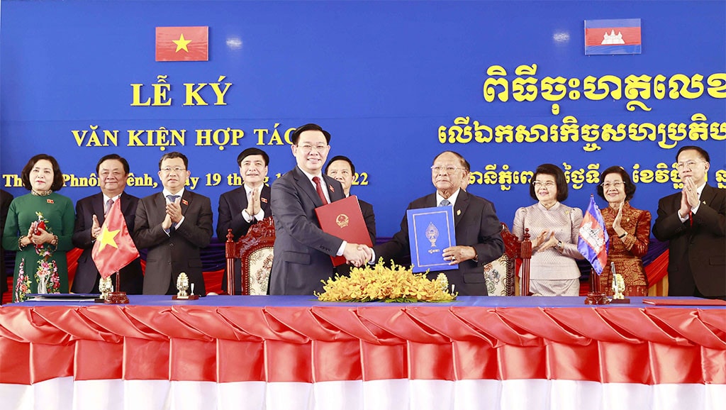 Chủ tịch Quốc hội Vương Đình Huệ kết thúc tốt đẹp chuyến thăm chính thức Vương quốc Campuchia, Cộng hoà Philippines và tham dự Đại hội đồng AIPA – 43 -0