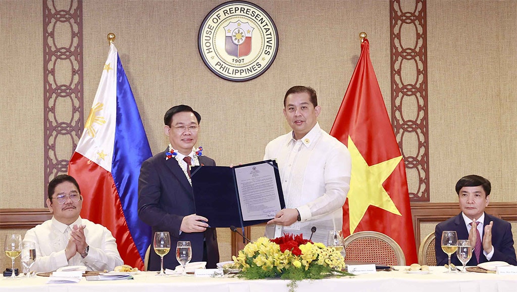 Chủ tịch Quốc hội Vương Đình Huệ thăm chính thức Cộng hòa Philippines
