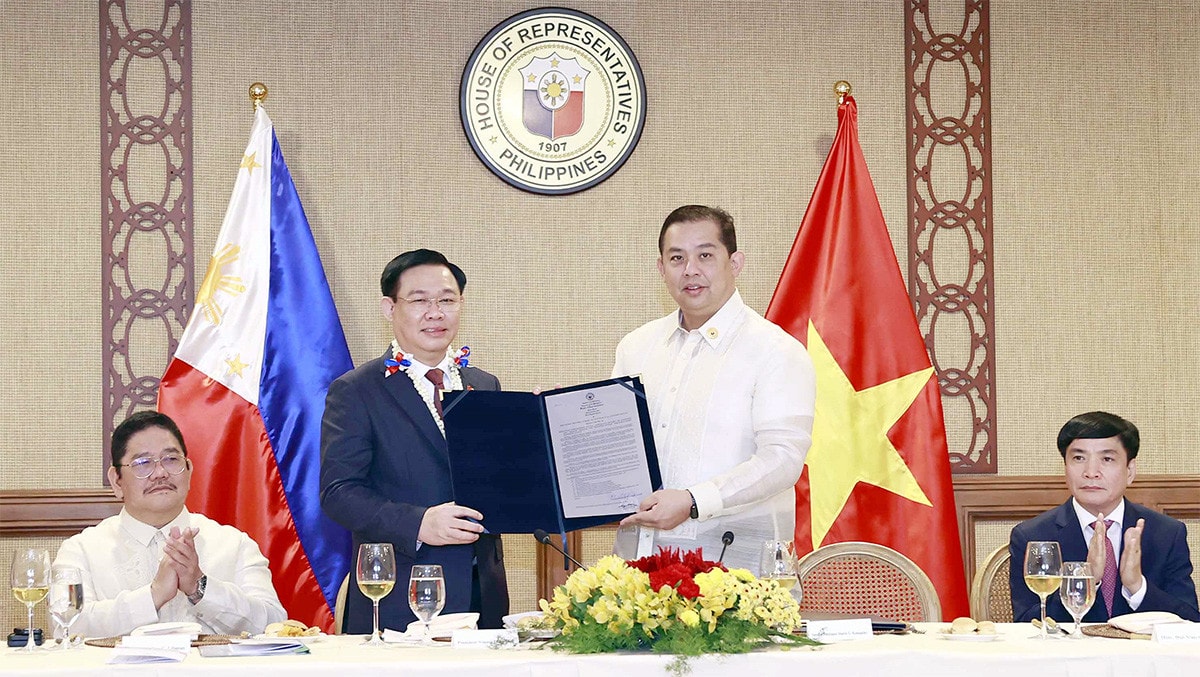 Một số hình Chủ tịch Quốc hội Vương Đình Huệ thăm chính thức Cộng hoà Philippines