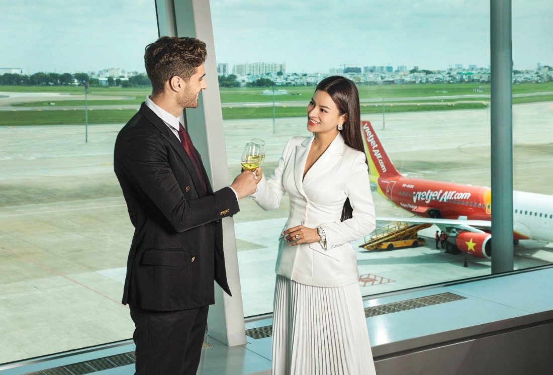 Opt1. Review nhanh SkyBoss Business: Vô vàn đặc quyền, quà tặng ấn tượngOpt2. Bay cùng SkyBoss Business, cảm nhận trải nghiệm khác biệt từ VietjetOpt3. Trải nghiệm đẳng cấp dẫn đầu sau chuyến bay hạng SkyBoss Business -0
