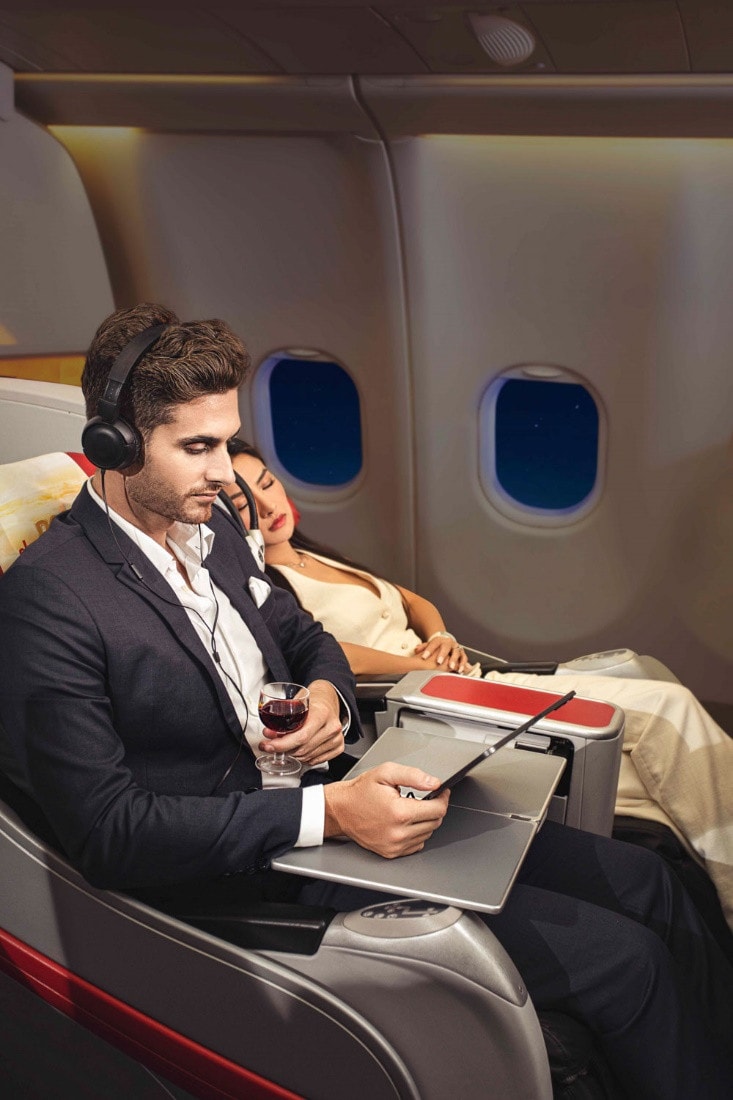 Opt1. Review nhanh SkyBoss Business: Vô vàn đặc quyền, quà tặng ấn tượngOpt2. Bay cùng SkyBoss Business, cảm nhận trải nghiệm khác biệt từ VietjetOpt3. Trải nghiệm đẳng cấp dẫn đầu sau chuyến bay hạng SkyBoss Business -0