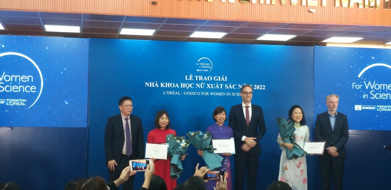 Trao giải thưởng và vinh danh 4 nhà khoa học nữ xuất sắc năm 2022 -0