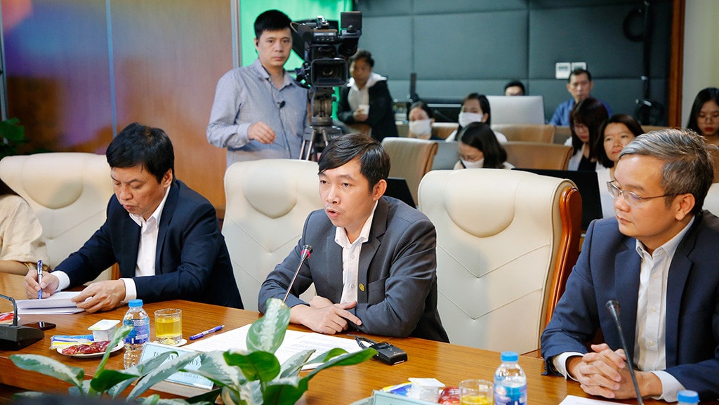 Thưa TS Trần Đức Quỳnh, các chương trình đào tạo liên kết quốc tế có điểm gì độc đáo hơn các chương trình đào tạo truyền thống? Sản phẩm của nhà trường đã được thị trường lao động đánh giá ra sao, thưa ông?