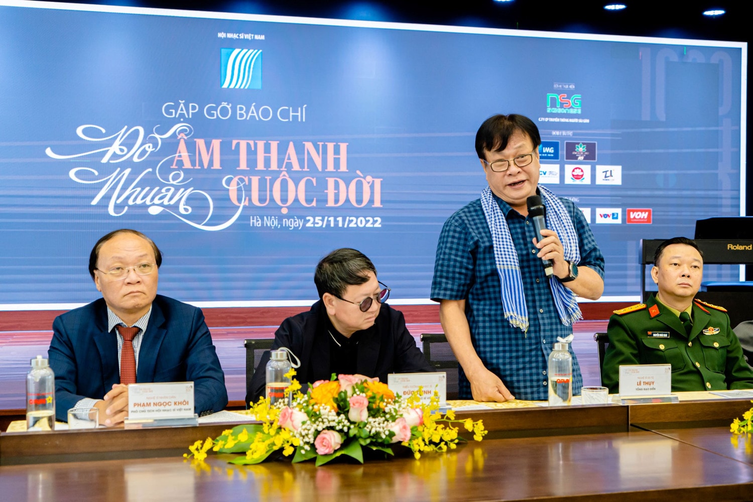 Tổng đạo diễn chương trình, NSƯT Lê Thụy phát biểu tại sự kiện