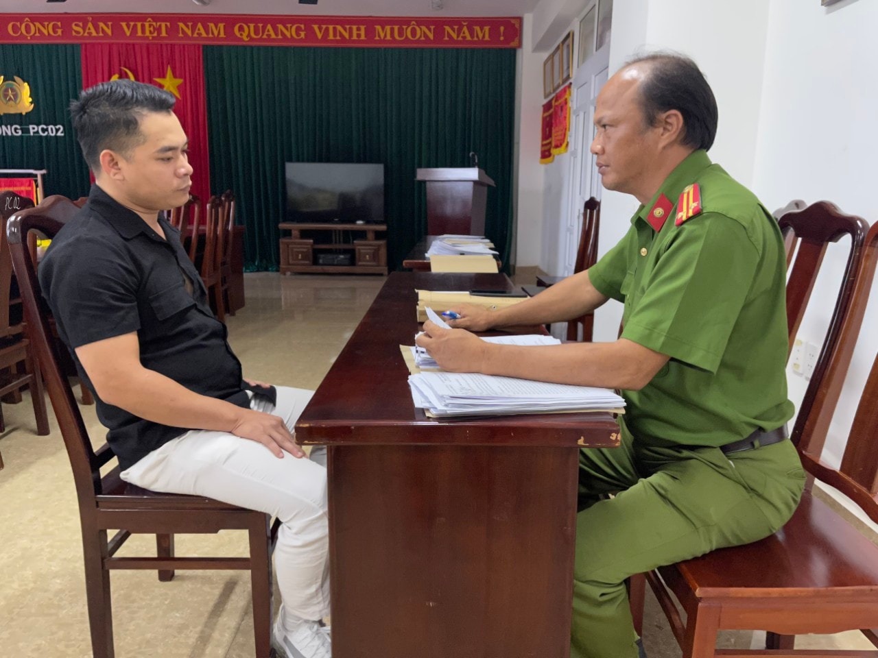 Thừa Thiên Huế: Bắt giam 2 đối tượng lừa đảo chiếm đoạt tài sản trong hoạt động bất động sản -1