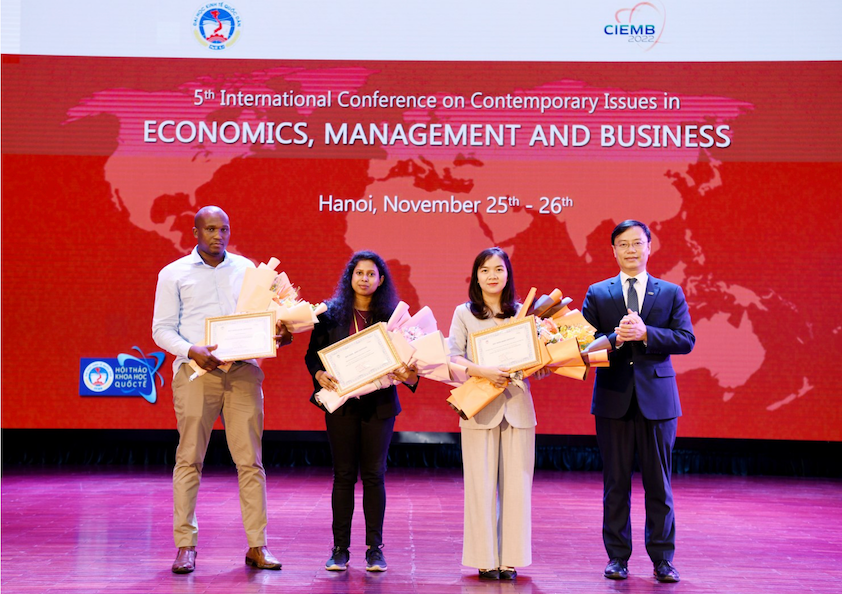 Các giáo sư, chuyên gia thế giới và Việt Nam bàn về “Các vấn đề đương đại trong Kinh tế, Quản trị và Kinh doanh