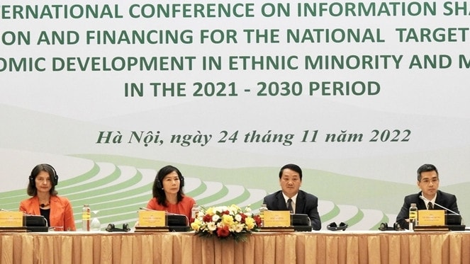 Các đại biểu đồng chủ trì Hội thảo - Hoàng Ngọc
