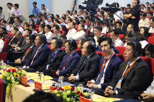 Trao Quyết định chủ trương đầu tư cho 7 nhà đầu tư -0