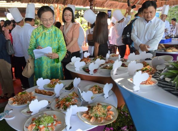Bạc Liêu: xác lập kỷ lục Việt Nam về 122 món ăn được chế biến từ tôm và muối -0
