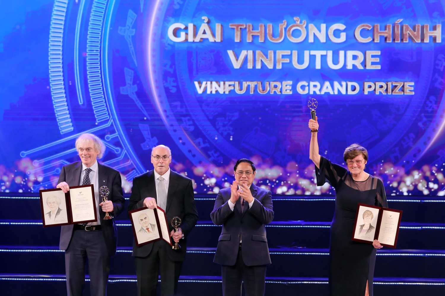 Tiến sĩ Katalin Kariko nhận giải thưởng VinFuture Grand Prize Tiến sĩ Katalin Kariko: “Từ VinFuture, các nhà khoa học thế giới đã hiểu hơn về một Việt Nam đang mạnh mẽ vươn ra quốc tế” -0